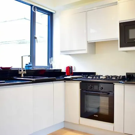 شقة 2 Bedroom House Near Centre