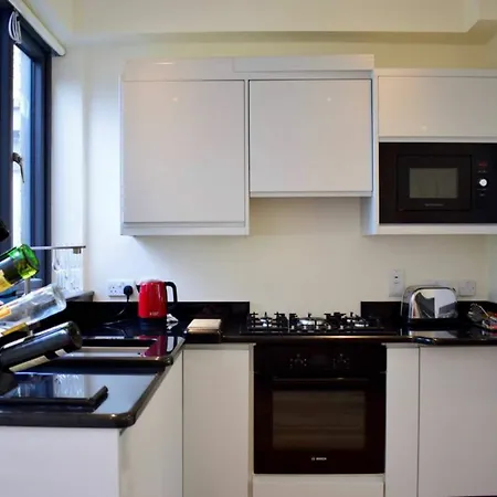 شقة 2 Bedroom House Near Centre