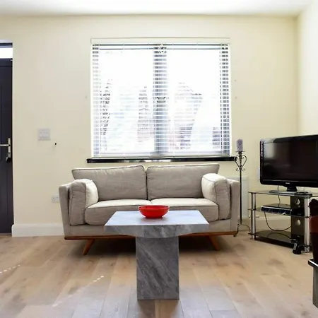 2 Bedroom House Near Centre * Dublín